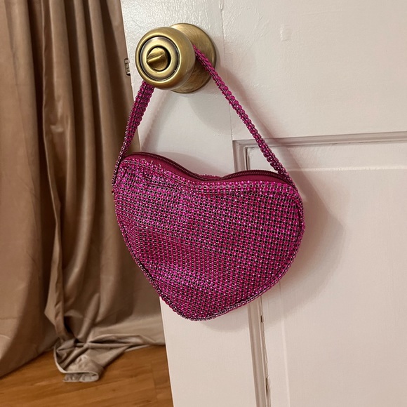 Pink heart shaped bag - Picture 3 of 6